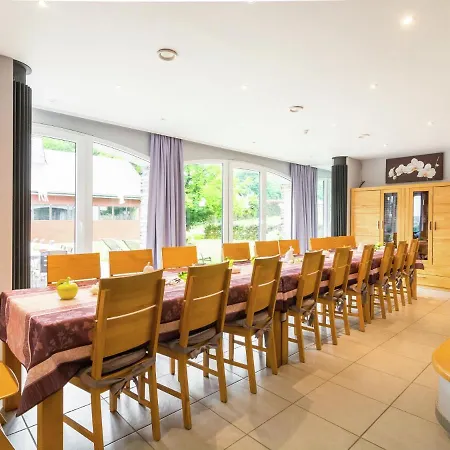 Villa Spacious Villa in Bullingen with Garden *