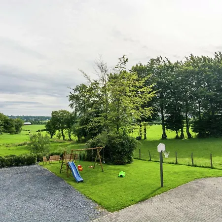 Villa Spacious Villa in Bullingen with Garden *